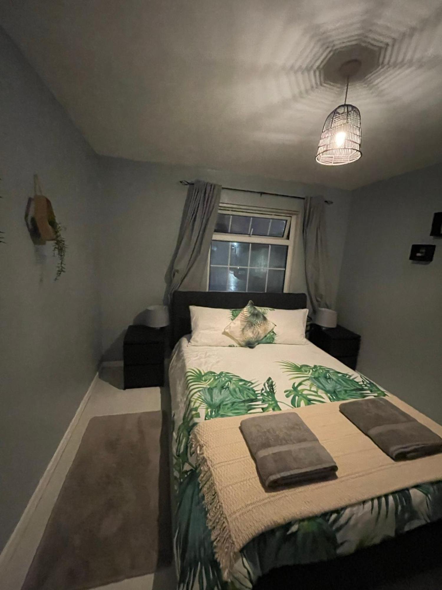 Ferienwohnung House Near To Castlecourt Shopping Belfast Exterior foto