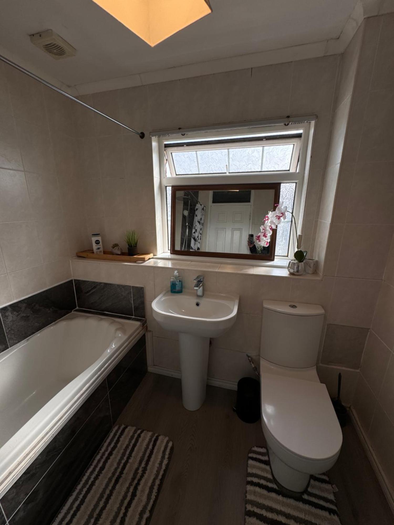 Ferienwohnung House Near To Castlecourt Shopping Belfast Exterior foto