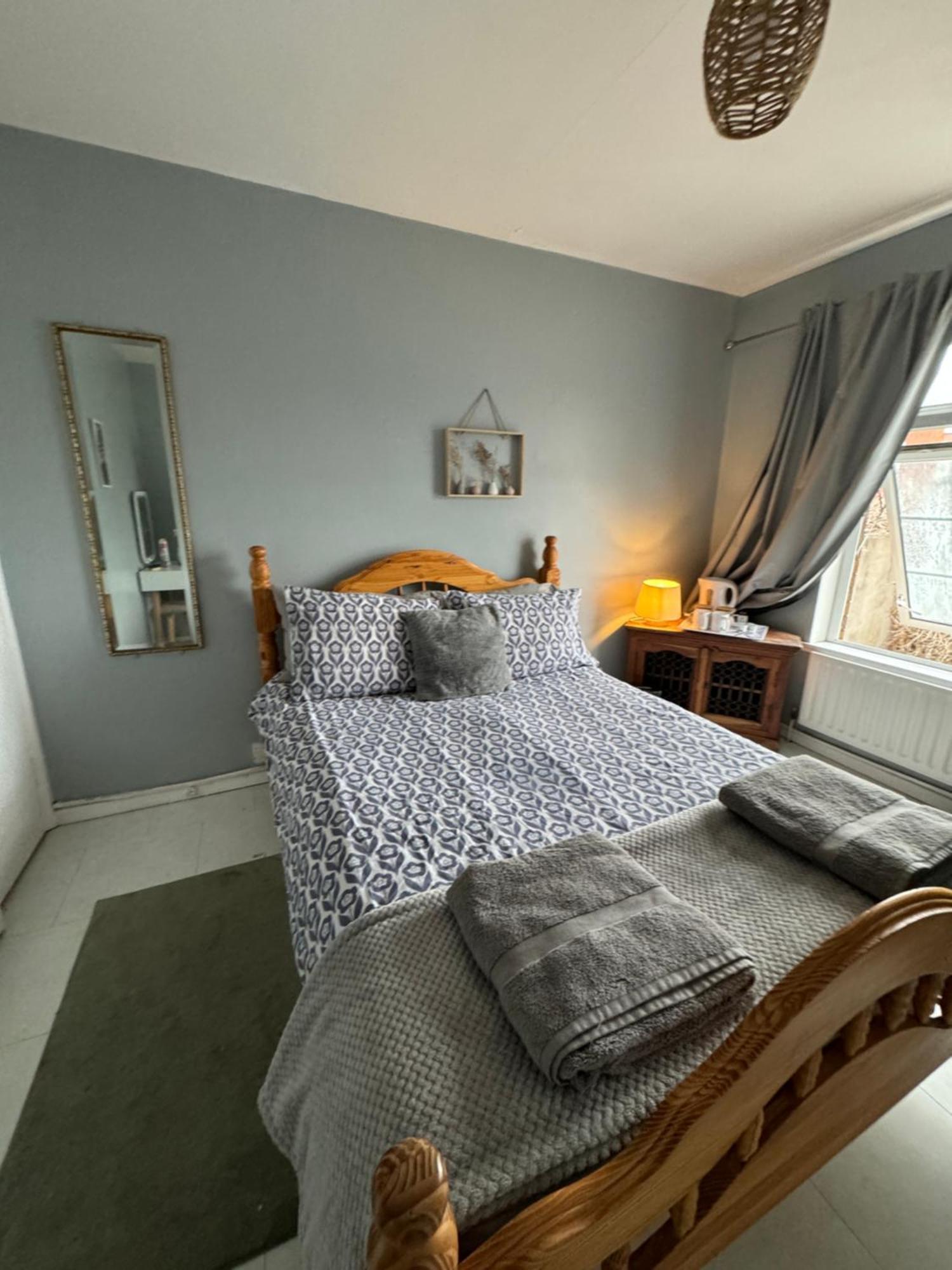 Ferienwohnung House Near To Castlecourt Shopping Belfast Exterior foto